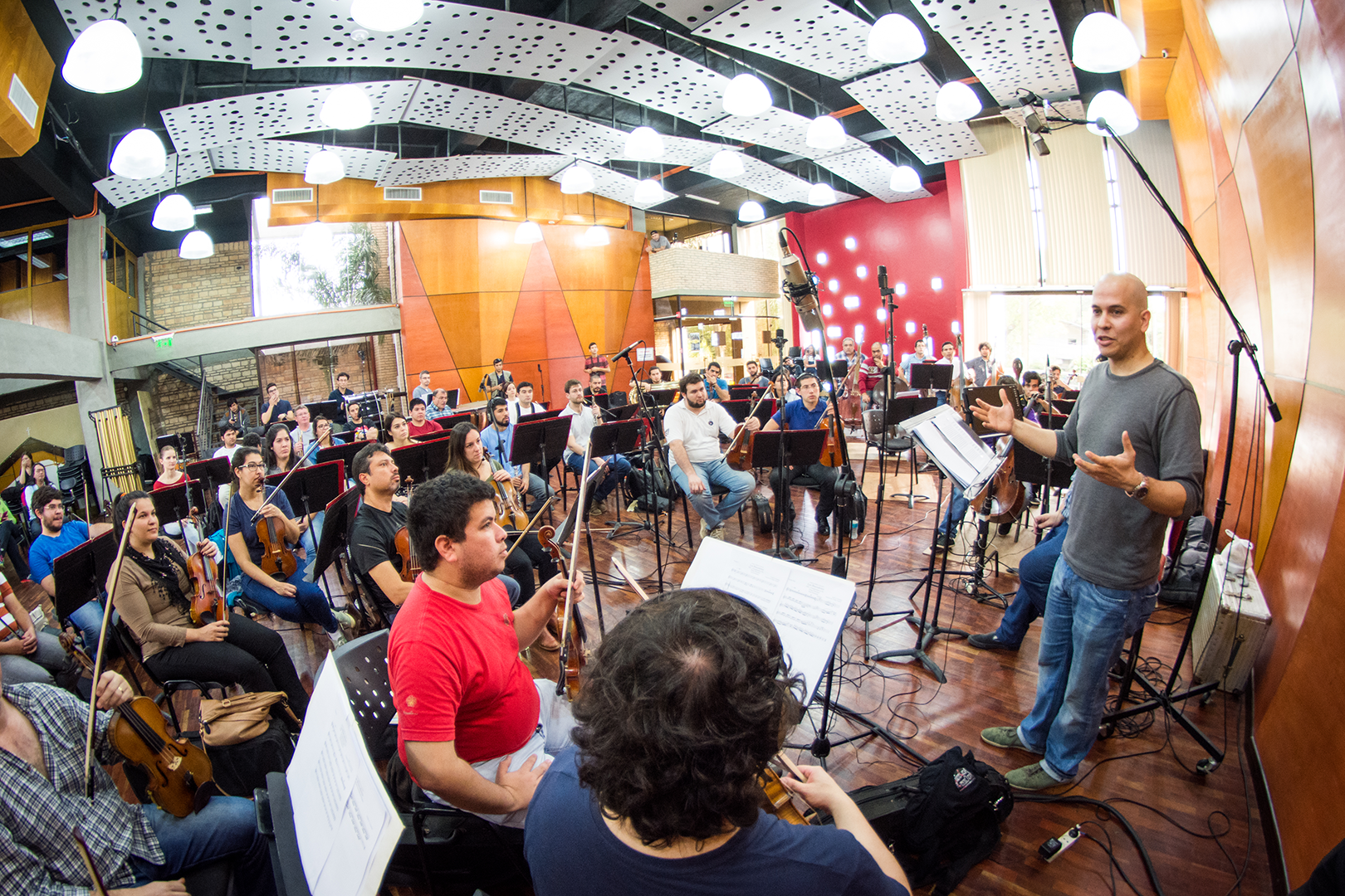 Lanzan la primera canción de la banda sonora original de Los Buscadores