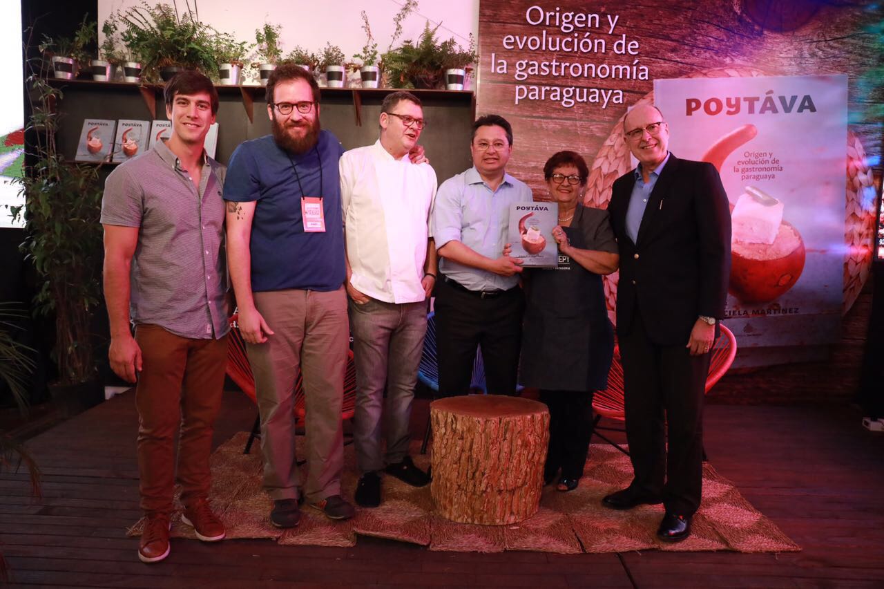 Graciela Martínez lanzó en Paladar 2017 su libro de cocina recetario Poytáva – Origen y Evolución de la Gastronomía Paraguaya.