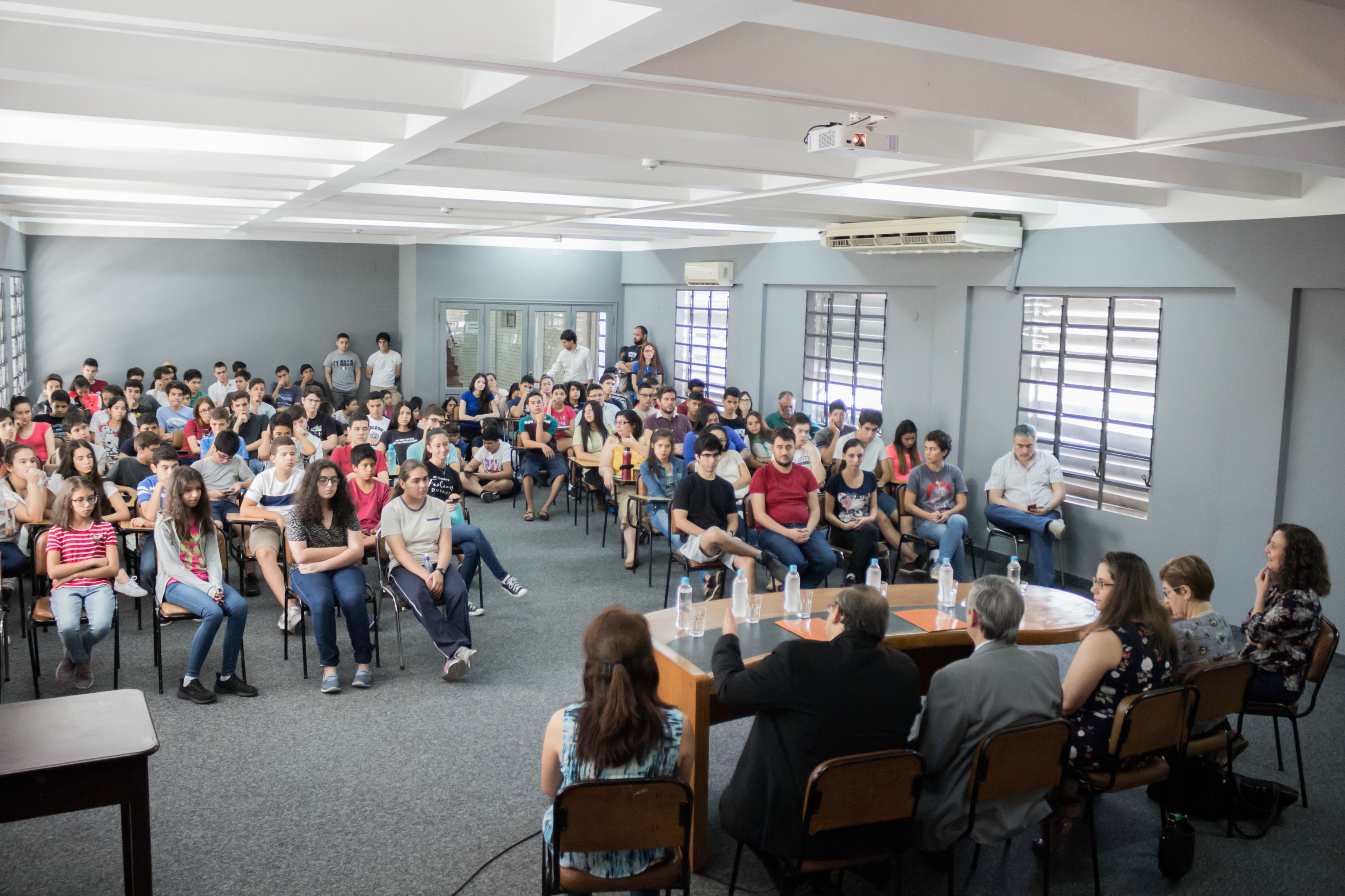 La UCOM ofrece media beca para cursar Análisis de Sistemas  a exparticipantes de OMAPA