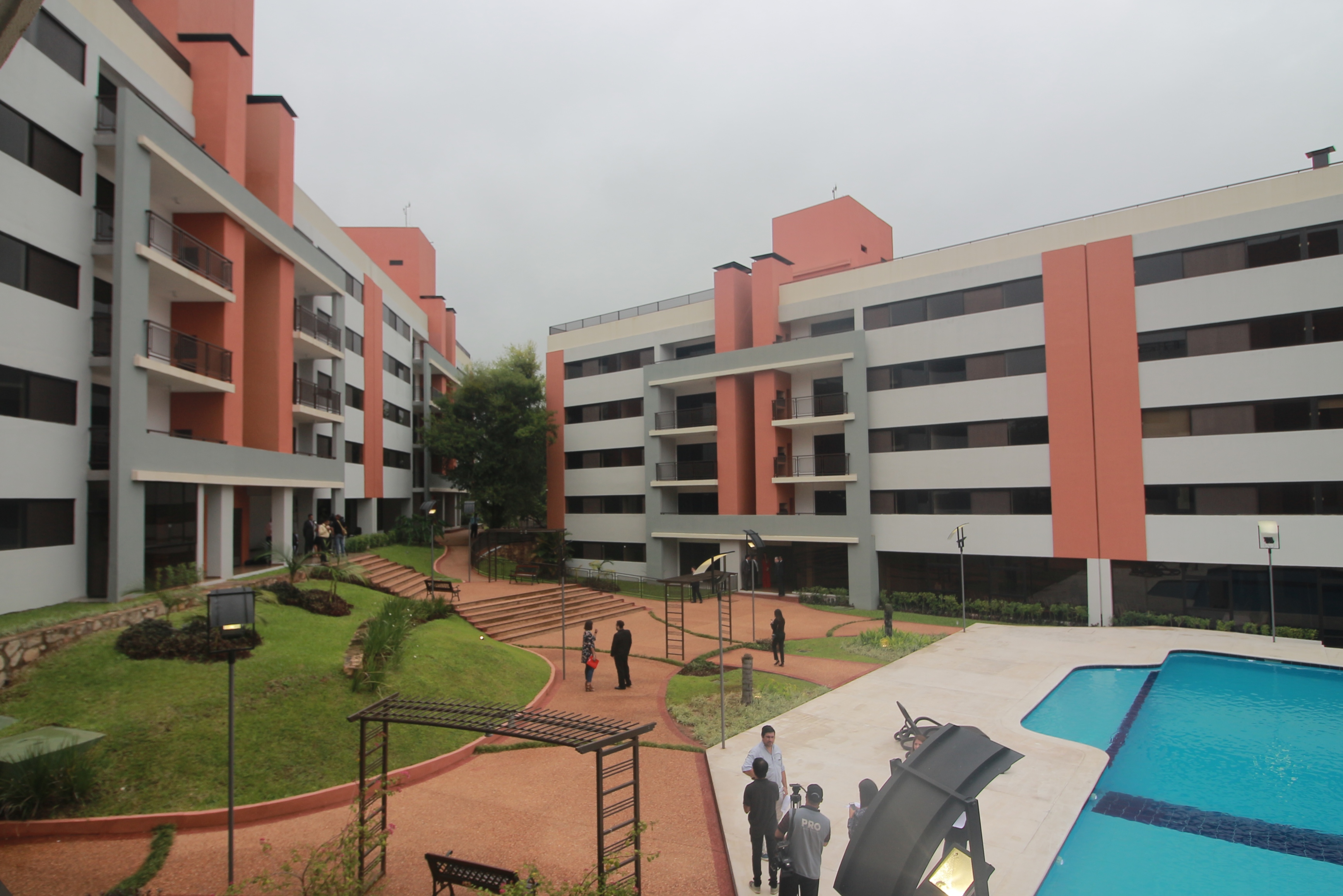 El MUVH y Parque Pinar suscribieron convenio  para financiar y subsidiar departamentos a familias de clase media