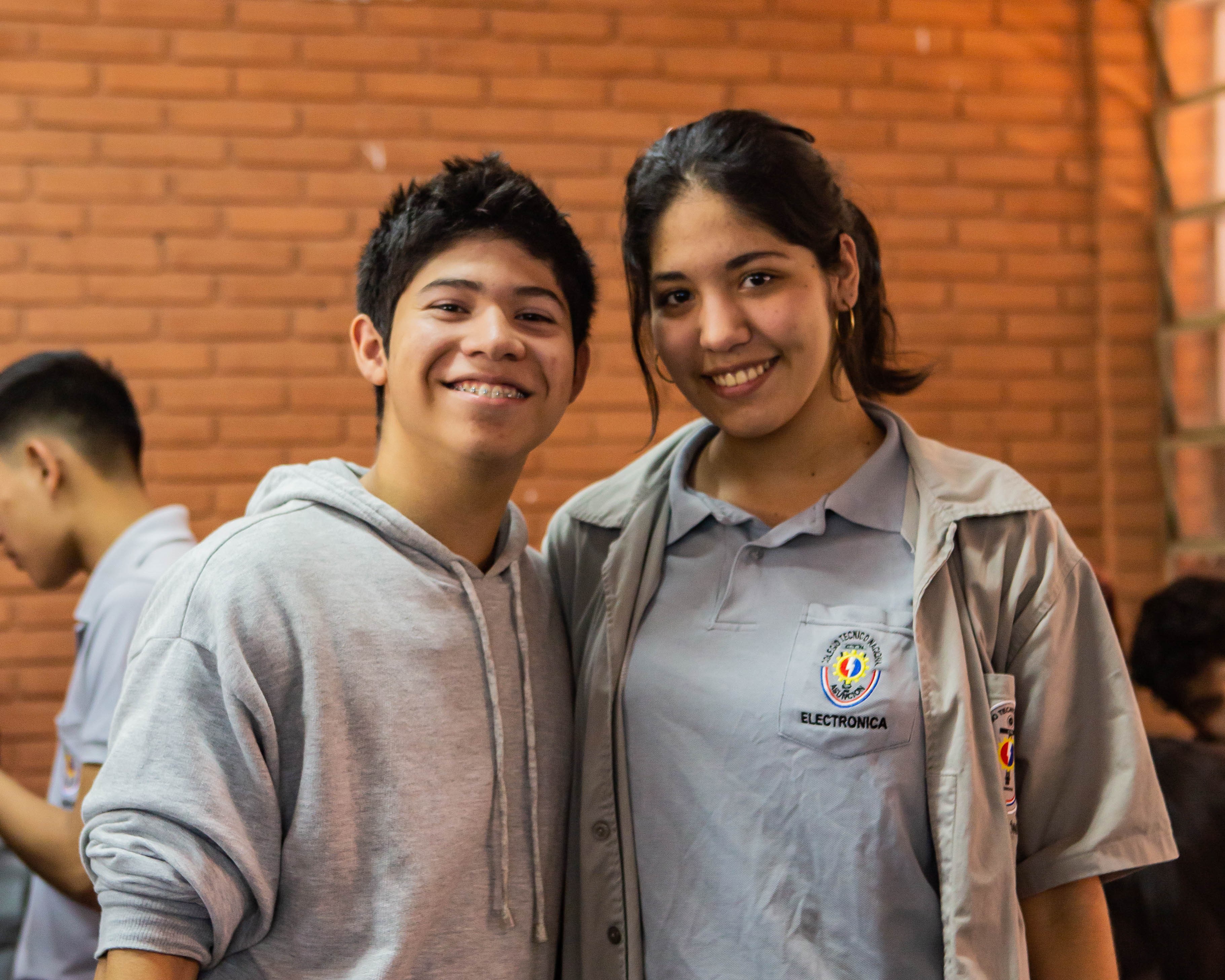 Jóvenes ganadores de concurso internacional siguen llamando la atención con su proyecto para potabilizar agua