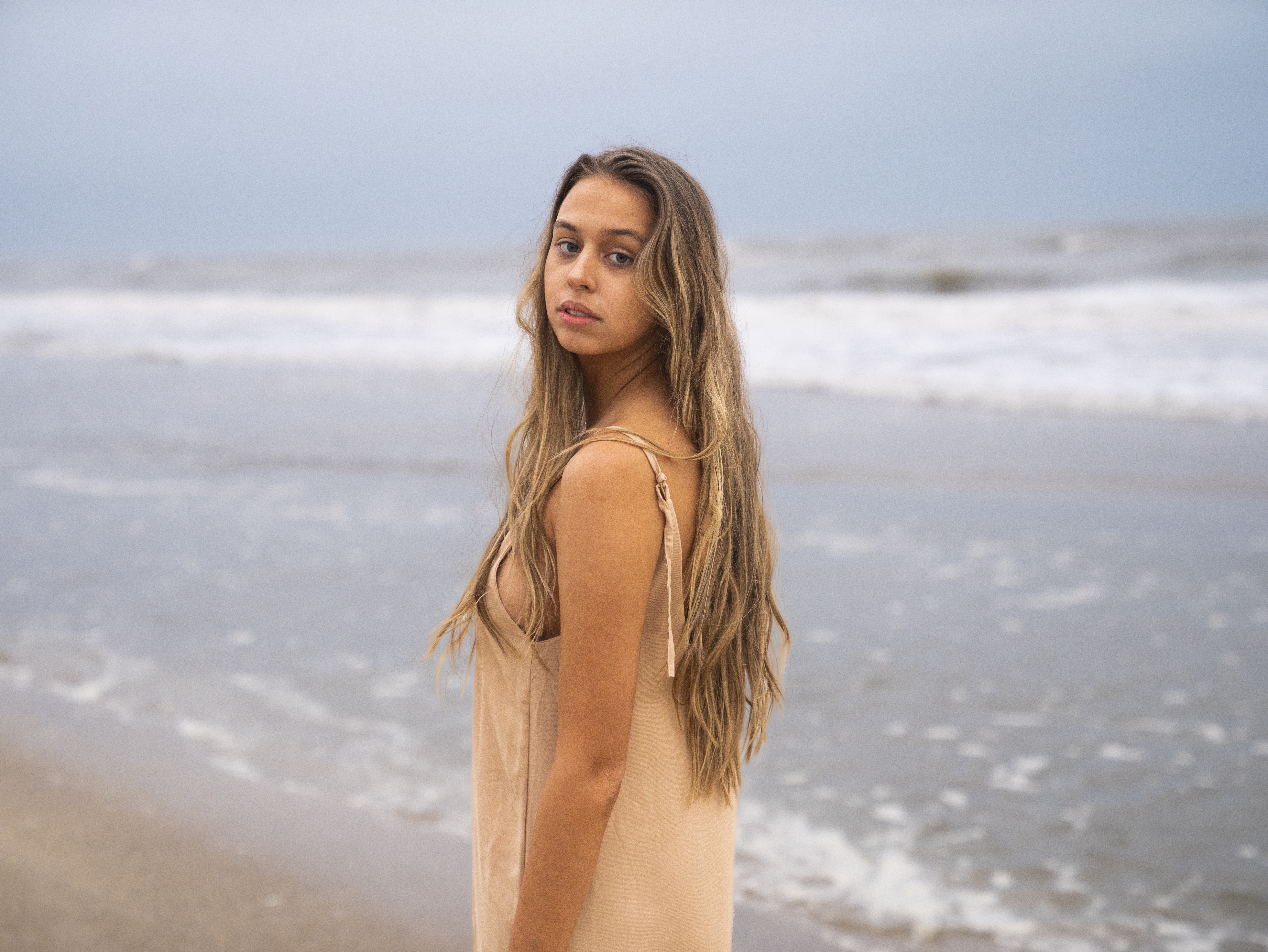 La artista Yeissi Conterno lanzó su primer álbum acompañado de un nuevo video
