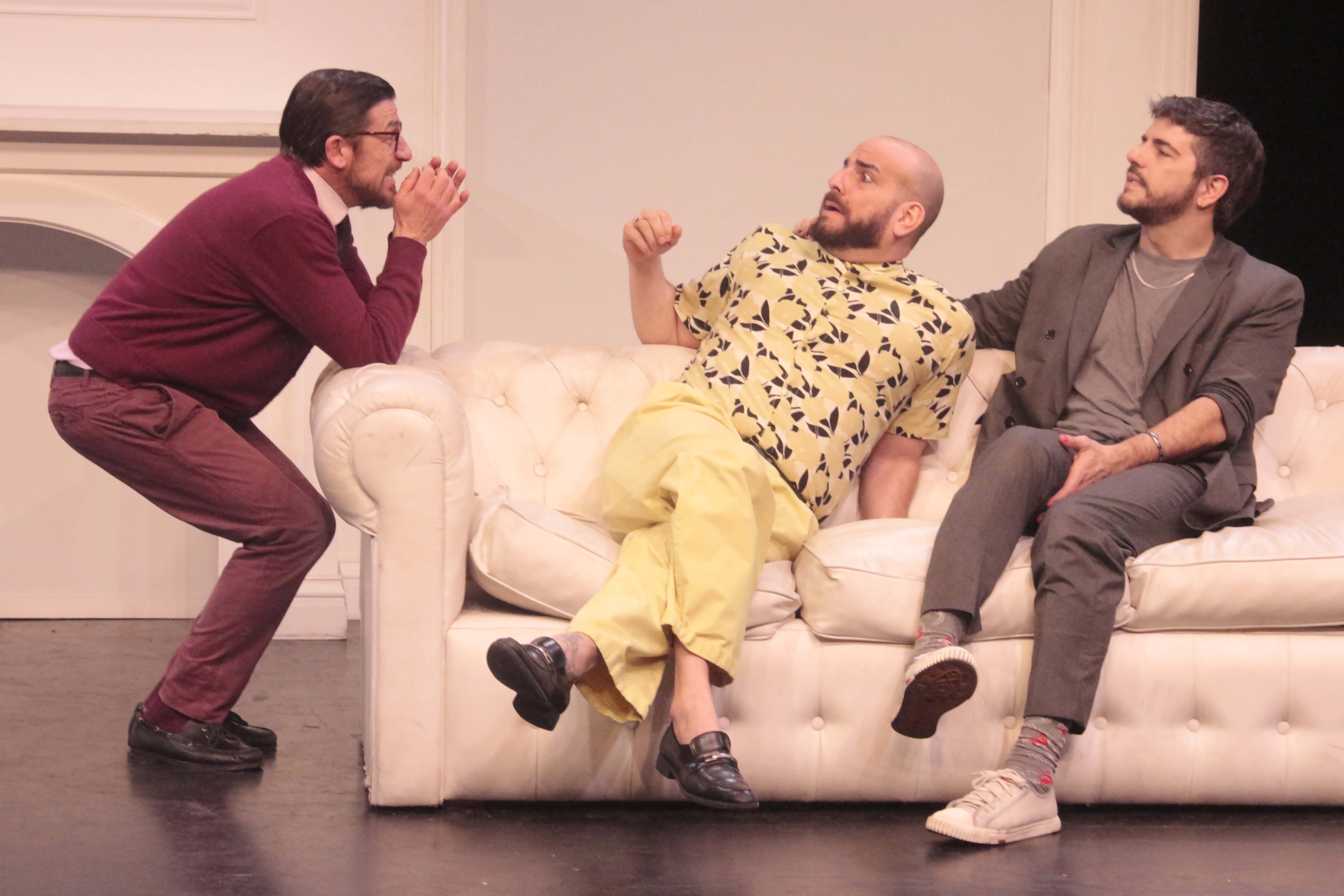 Reverso, la obra teatral que desafía la percepción, llega a Asunción