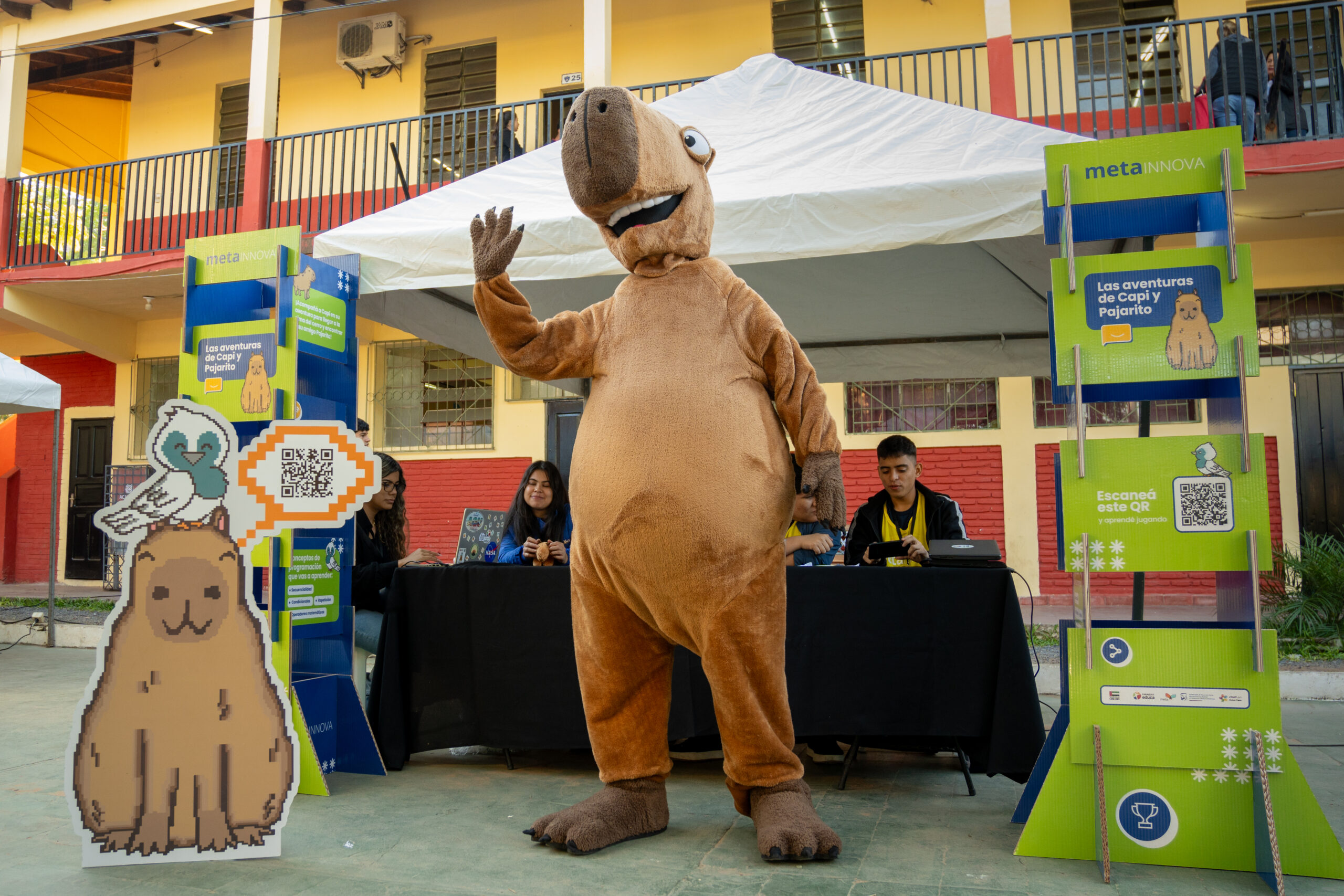 MetaInnova continúa su recorrido 2025 y llega a Ñemby con tecnología, creatividad y aprendizaje